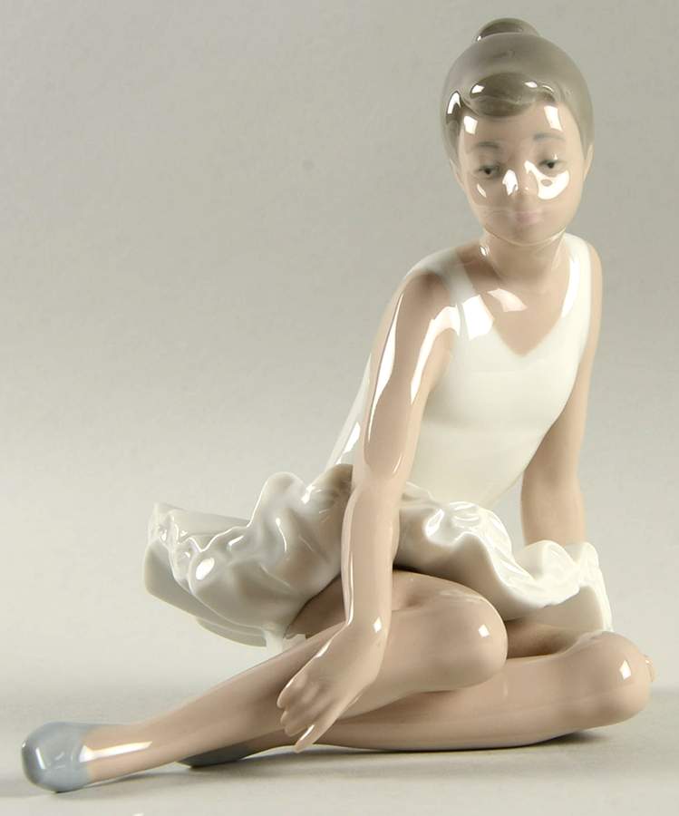 Dancers Ballerina-Sitting - Boxed by Nao-1