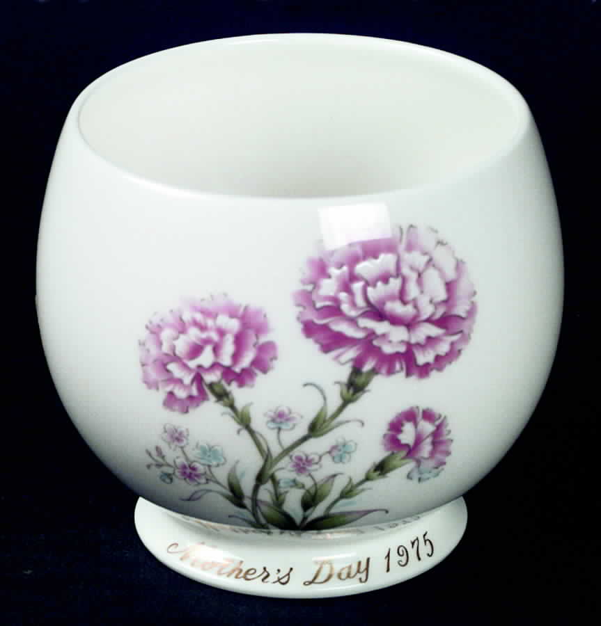 Mother's Day Cache Pot Carnation - No Box by Noritake-1