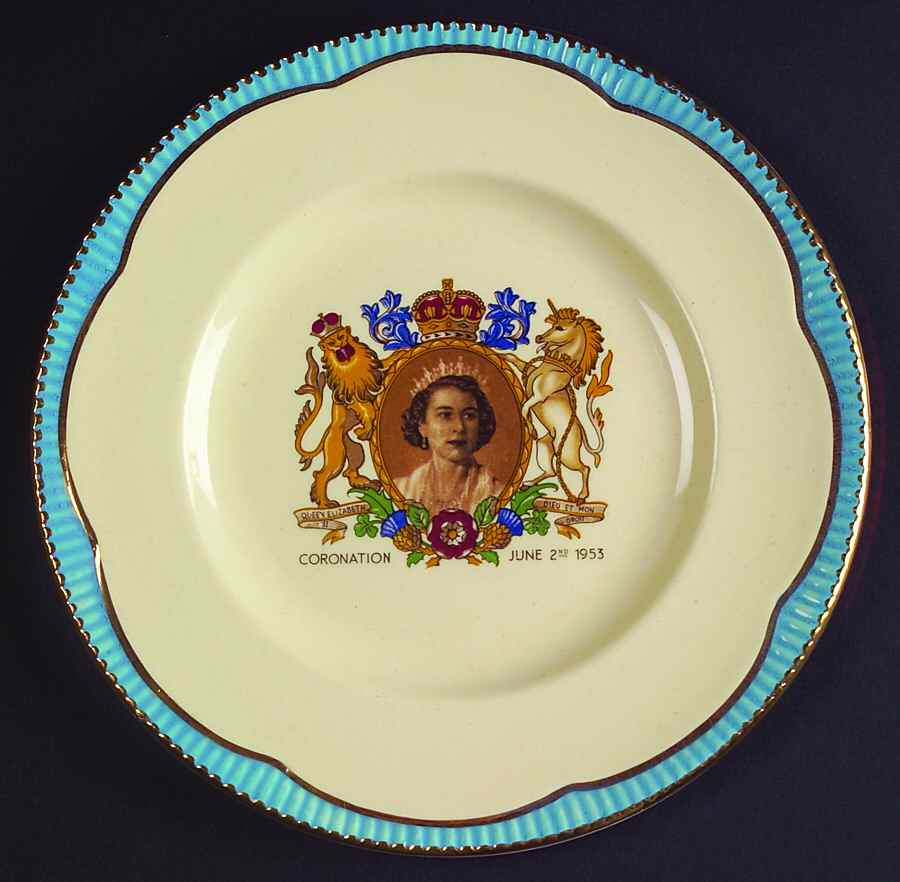 Newport Pottery Royalty Giftware Queen Elizabeth Ii - No Box by Newport-1