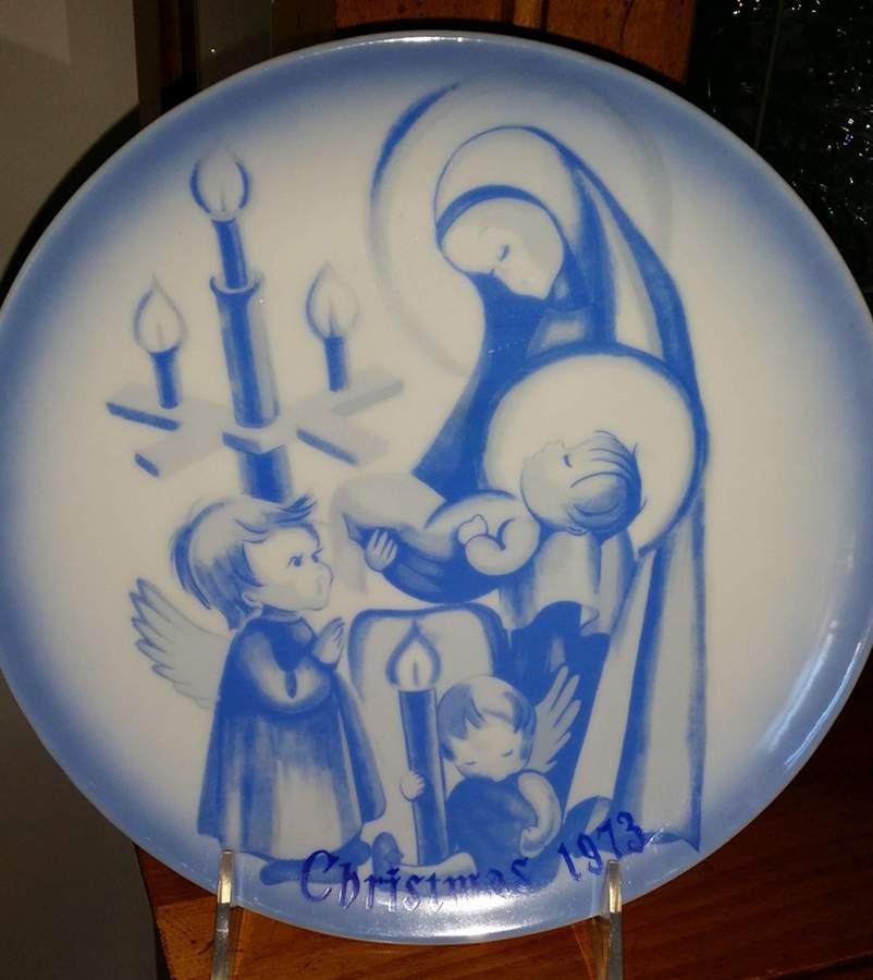 Christmas Plate-Norcrest Mary & Jesus 1973 - No Box by Norcrest-1