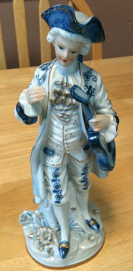 Figurines Man With Lute - No Box by Norleans-1