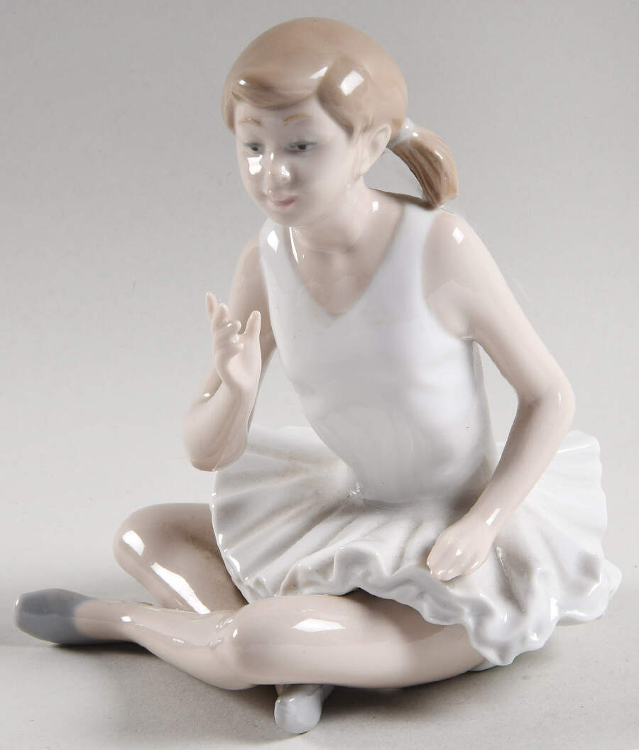Dancers Attentive Ballet - Boxed by Nao-1