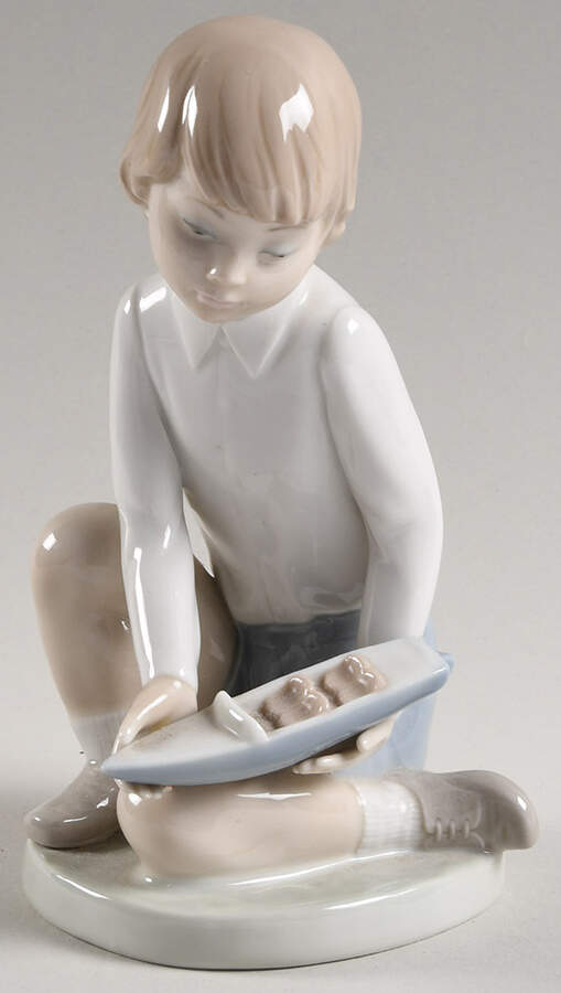 Kids with Toys Boy With Canoe - No Box by Nao-1