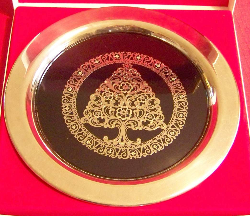Oneida Christmas Plate 1979 - Boxed by Oneida Silver-1