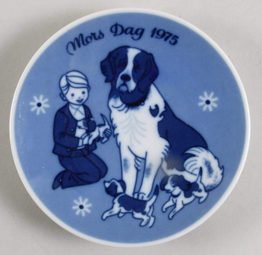 Mothers Day Plate Dog And Puppies - No Box by Porsgrund-1