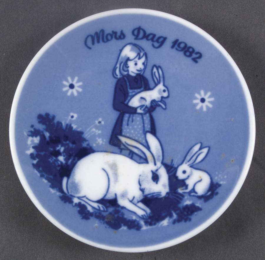 Mothers Day Plate Child With Rabbit - Boxed by Porsgrund-1