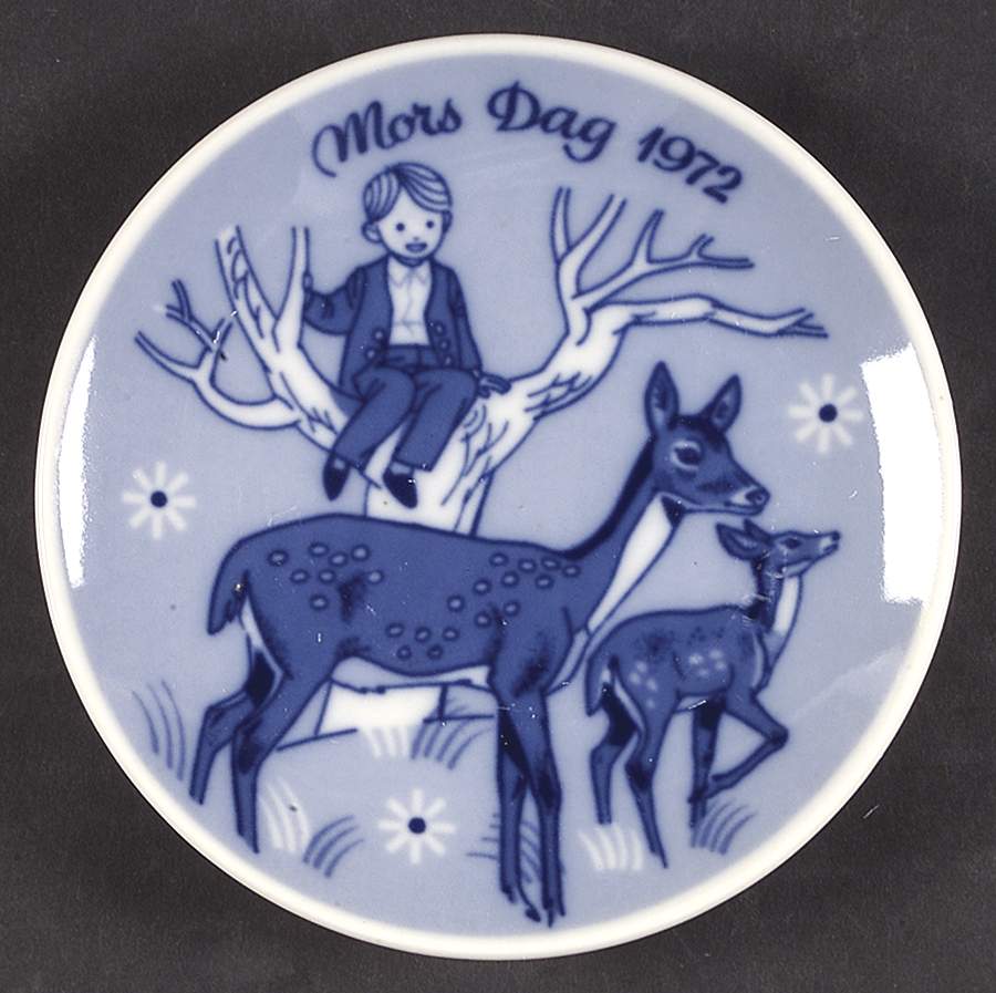 Mothers Day Plate Doe And Fawn - No Box by Porsgrund-1
