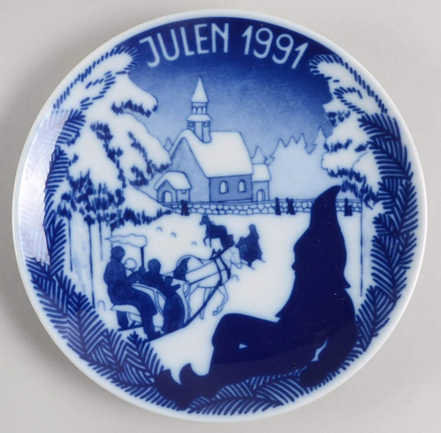 Christmas Plate Going To The Church - No Box by Porsgrund-1