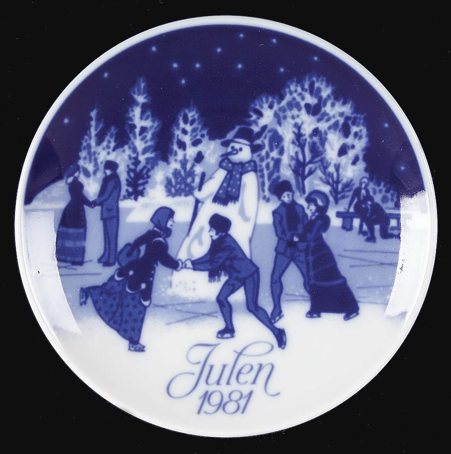 Christmas Plate Christmas Skating - Boxed by Porsgrund-1