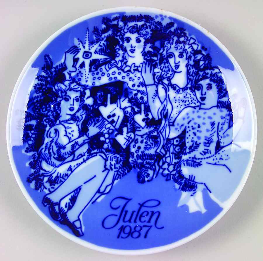 Christmas Plate Decorating The Tree - Boxed by Porsgrund-1