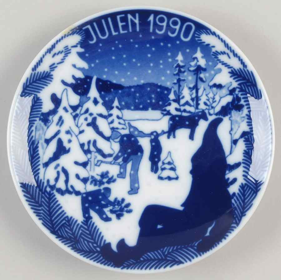 Christmas Plate Bringing The Christmas Tree - Boxed by Porsgrund-1