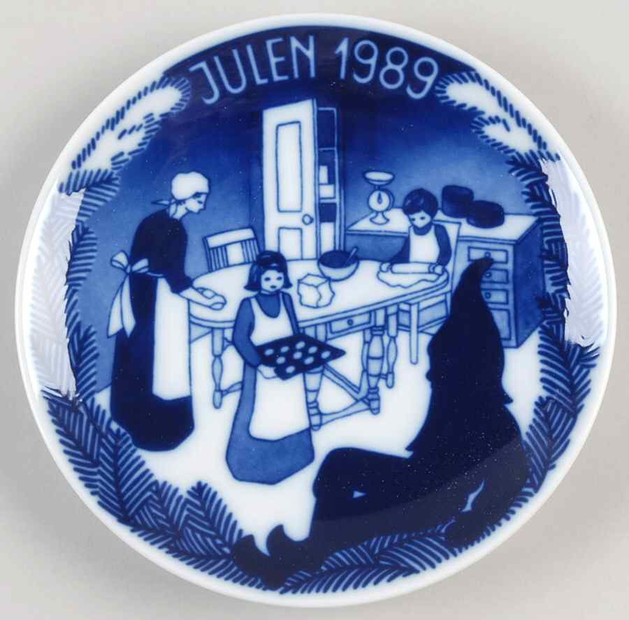 Christmas Plate Preparing For Christmas - Boxed by Porsgrund-1