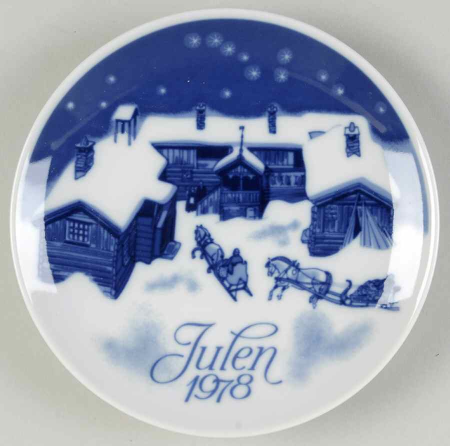 Christmas Plate Christmas Eve - Boxed by Porsgrund-1