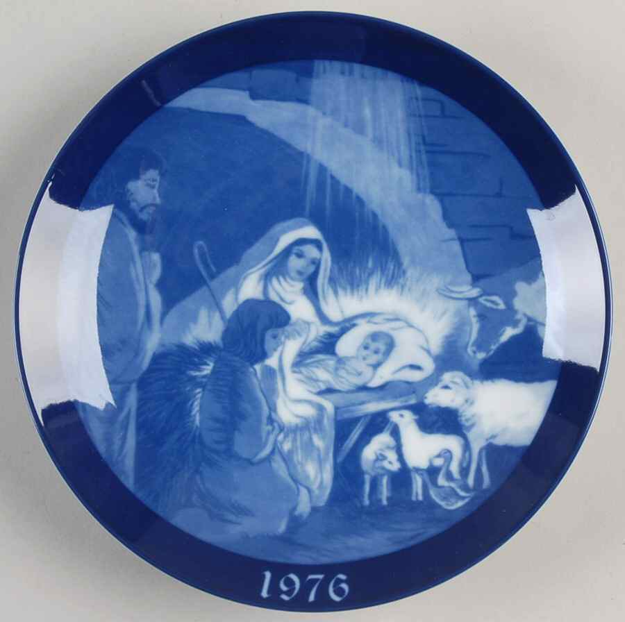 Porcelana Granada Christmas Plate The Nativity - Boxed by Porcelana Granada-1