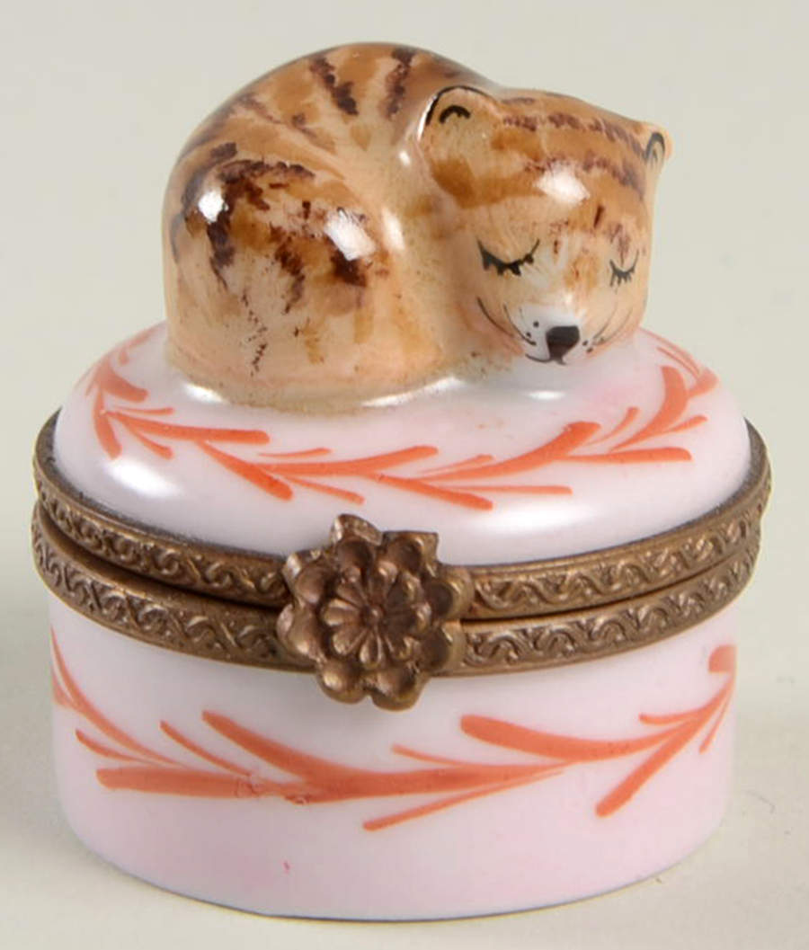 PEINT MAIN LIMOGES BOX Cat Sleeping - Nb659, No Box by Peint Main-1