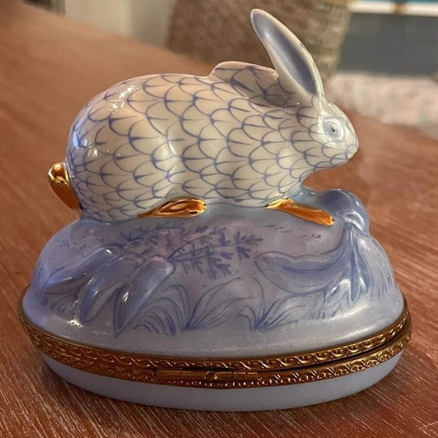 PEINT MAIN LIMOGES BOX Rabbit-Blue Fishnet - Nb740, No Box by Peint Main-1