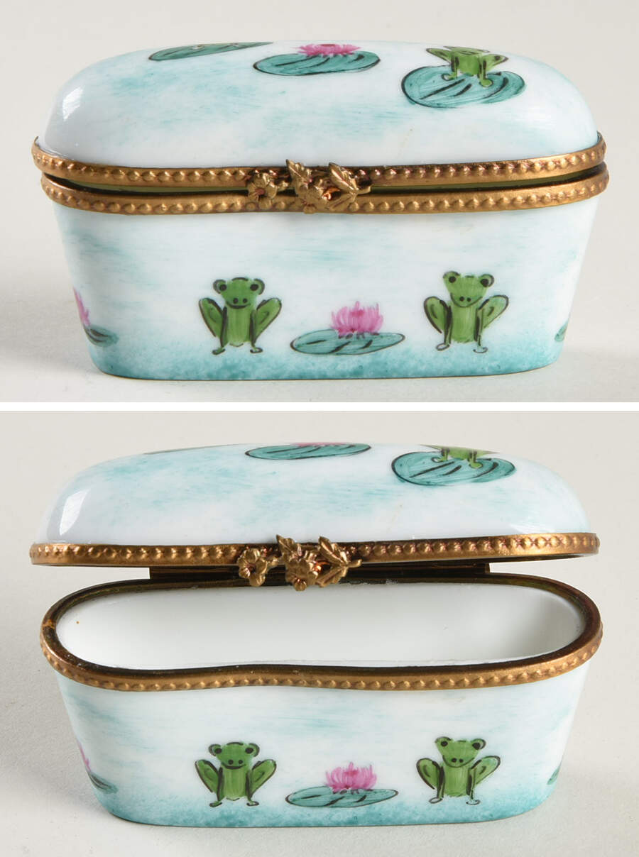PEINT MAIN LIMOGES BOX Oval Box Frogs Lily Pad - Nb785, No Box by Peint Main-1