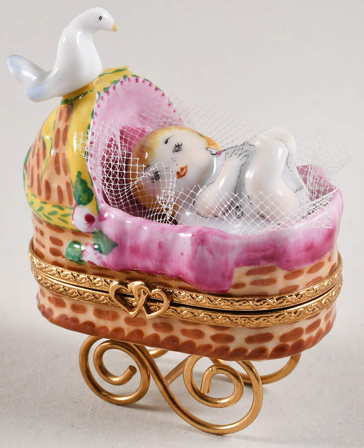 PEINT MAIN LIMOGES BOX Carriage With Dove-Pink - Nb789, No Box by Peint Main-1
