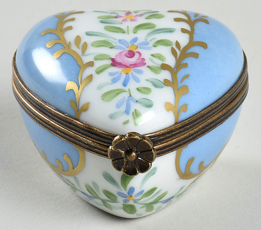 PEINT MAIN LIMOGES BOX Heart Blue Foral - Nb801, No Box by Peint Main-1