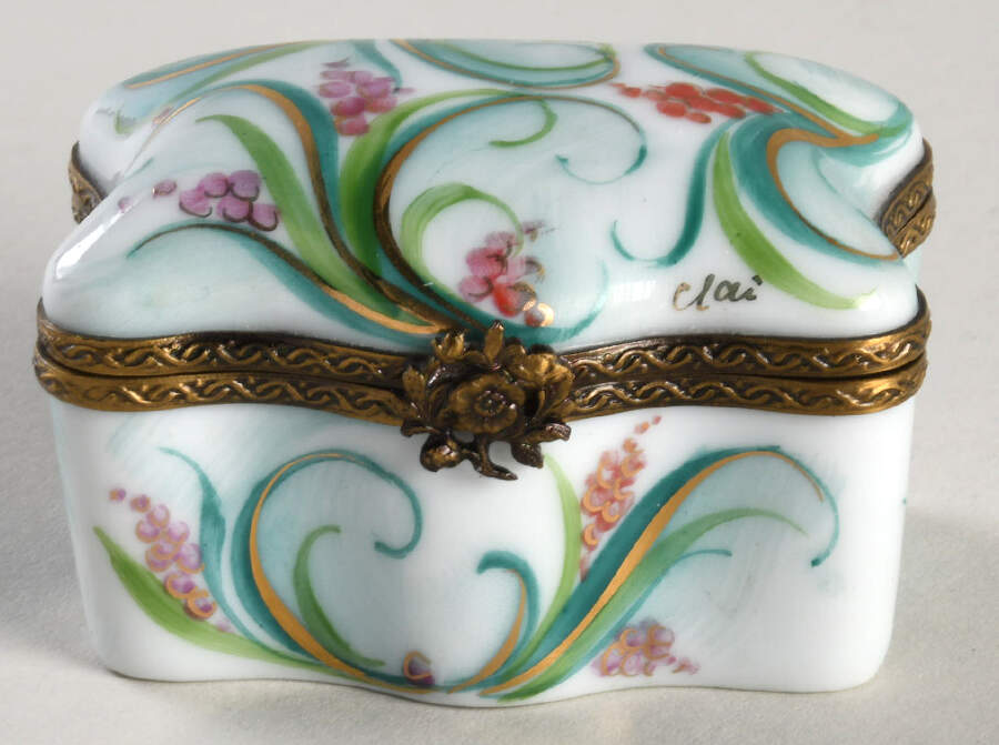 PEINT MAIN LIMOGES BOX Red Flowers - Nb803, No Box by Peint Main-1