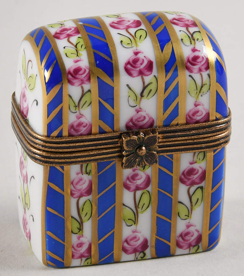 PEINT MAIN LIMOGES BOX Chest & 2 Flacons-Pink Flowers,Blue Strp - Nb821, No Box by Peint Main-1