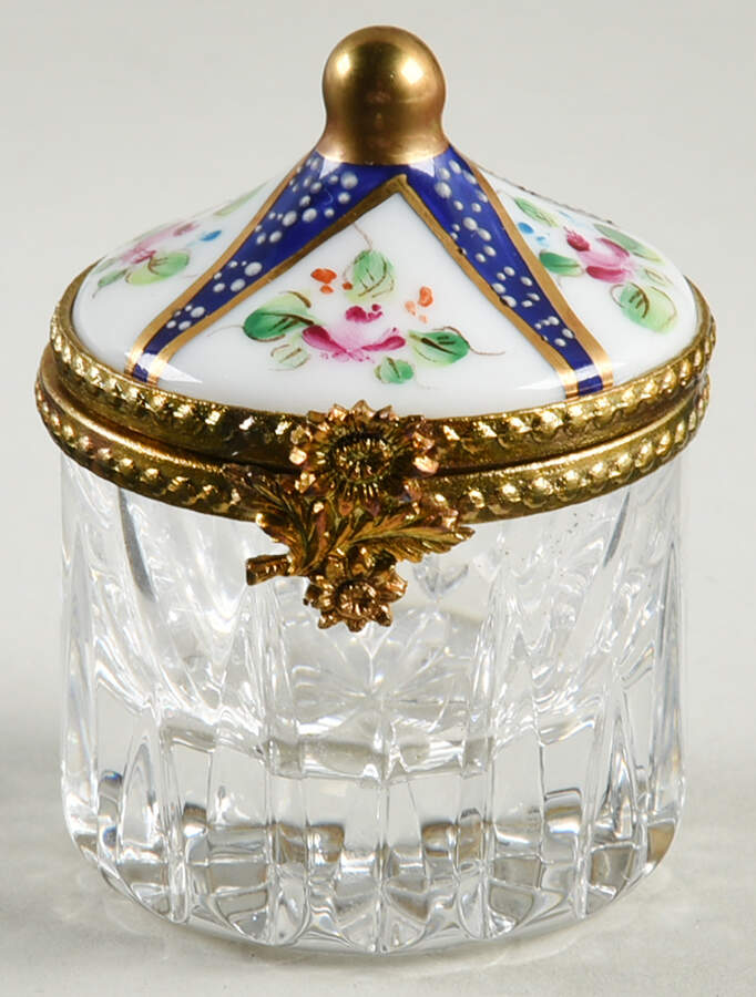 PEINT MAIN LIMOGES BOX Round-Pink Floral, Gold Finial - Nb831, No Box by Peint Main-1