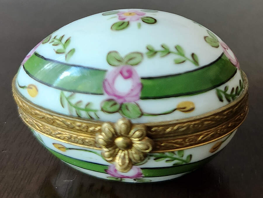 PEINT MAIN LIMOGES BOX Egg W/ Pink Roses & Green Bands - Nb836, No Box by Peint Main-1