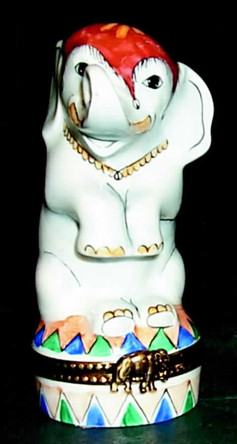 PEINT MAIN LIMOGES BOX Elephant On Box - No Box by Peint Main-1