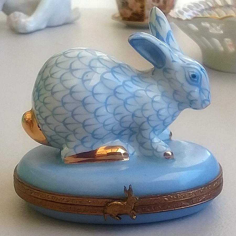 PEINT MAIN LIMOGES BOX Rabbit-Blue Fishnet - No Box by Peint Main-1