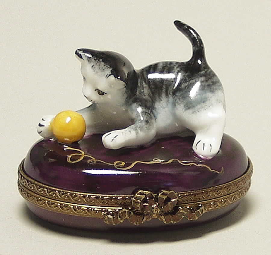 PEINT MAIN LIMOGES BOX Kitten Playing W/Ball - No Box by Peint Main-1