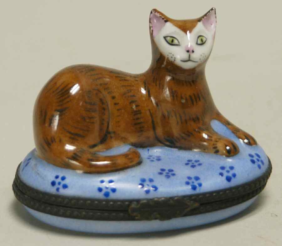 PEINT MAIN LIMOGES BOX Cat Head Up-Blue Background - No Box by Peint Main-1