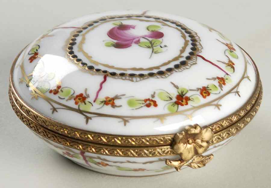 PEINT MAIN LIMOGES BOX Red Flowers With Green Leaves - Boxed by Peint Main-1