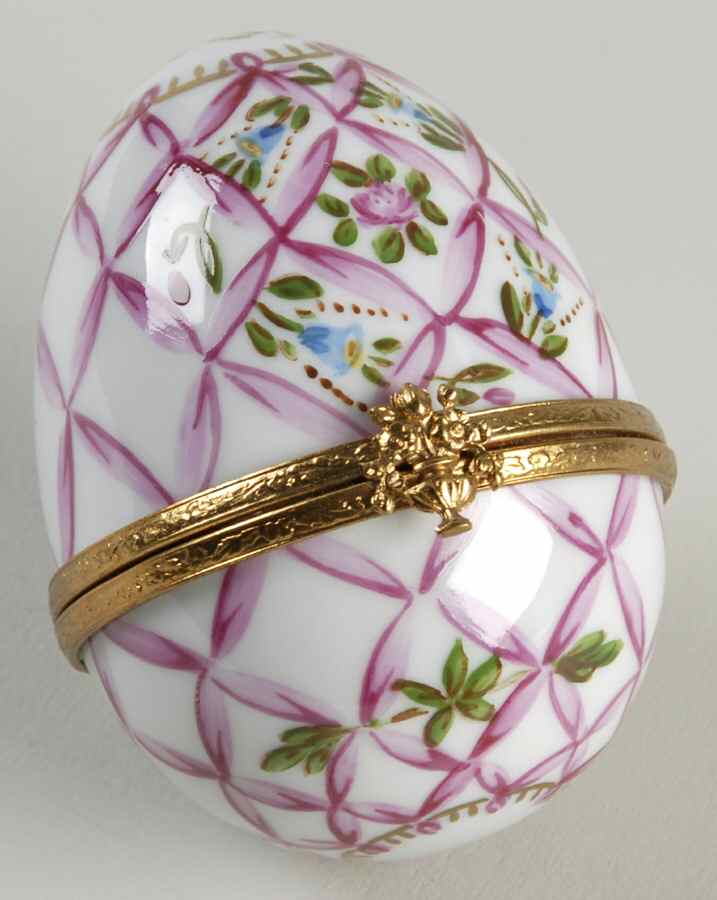 PEINT MAIN LIMOGES BOX Spring Pink Egg - Bx430 With Box by Peint Main-1