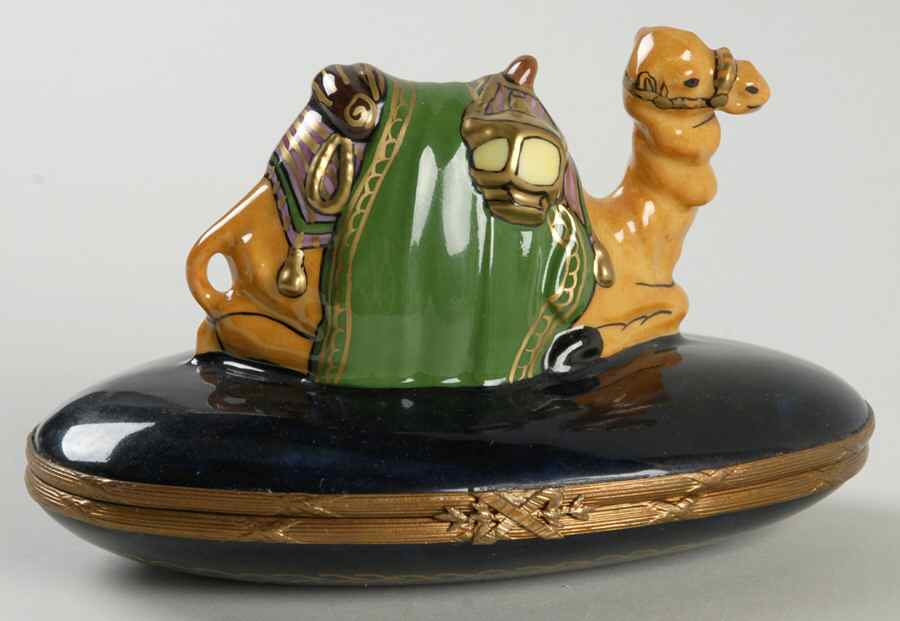 PEINT MAIN LIMOGES BOX Camel Sitting - Green - No Box by Peint Main-1
