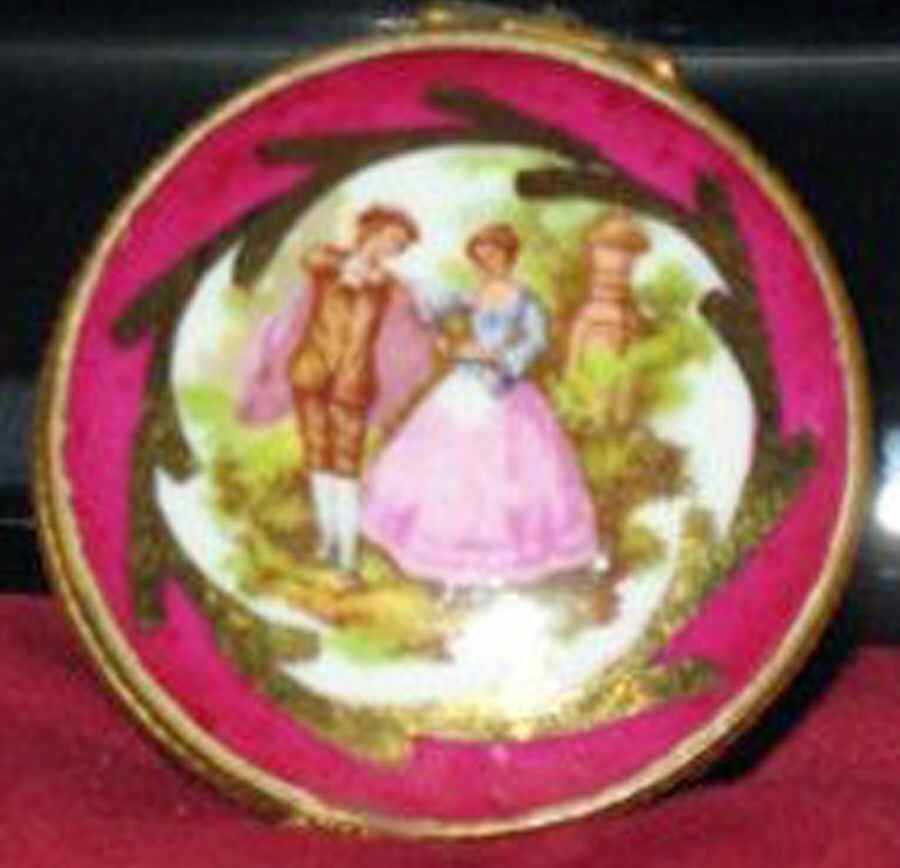 PEINT MAIN LIMOGES BOX Victorian Couple - Bx440 With Box by Peint Main-1