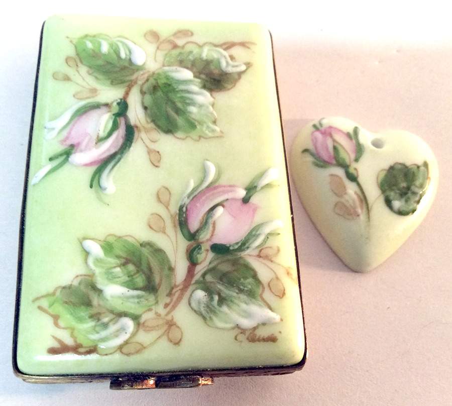 PEINT MAIN LIMOGES BOX Green Rosebud Box With Charm - Nb669, No Box by Peint Main-1