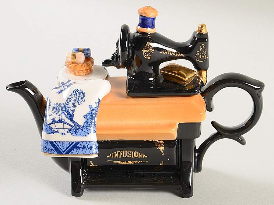 Cardew Designs Tea Pot Sewing Machine-Mini-Blue Willow Design - Boxed by Cardew Design-1