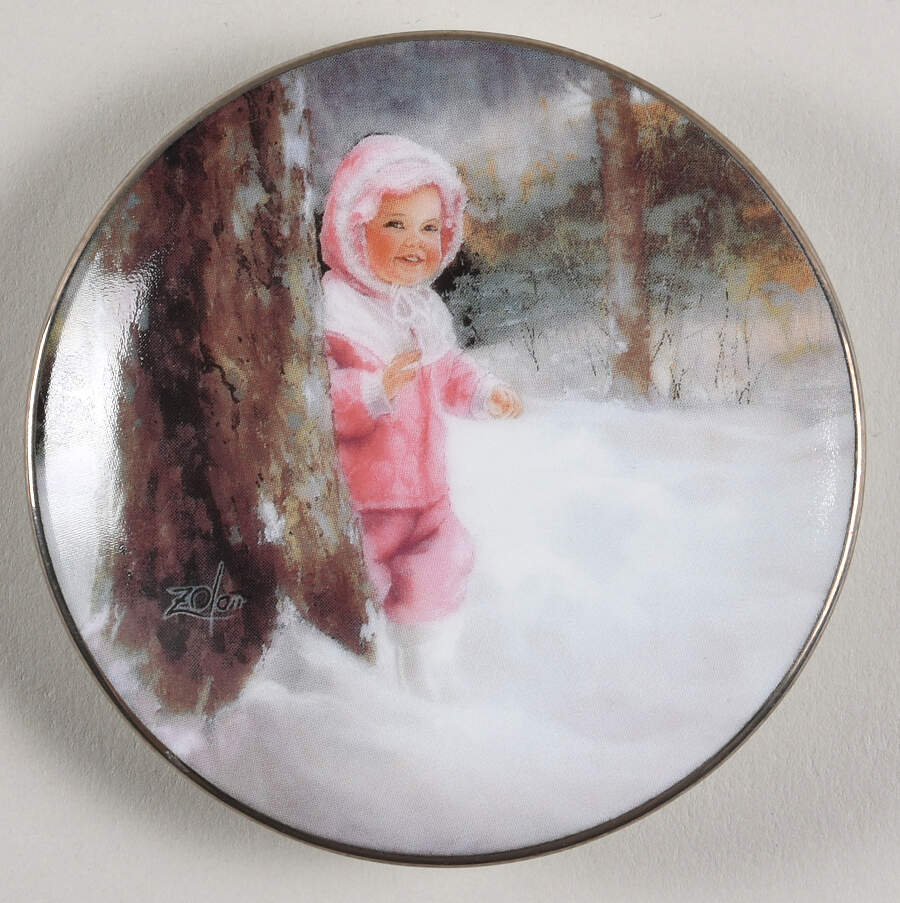 Membership Miniature Plates Snowy Adventure - Boxed by Pemberton & Oakes-1