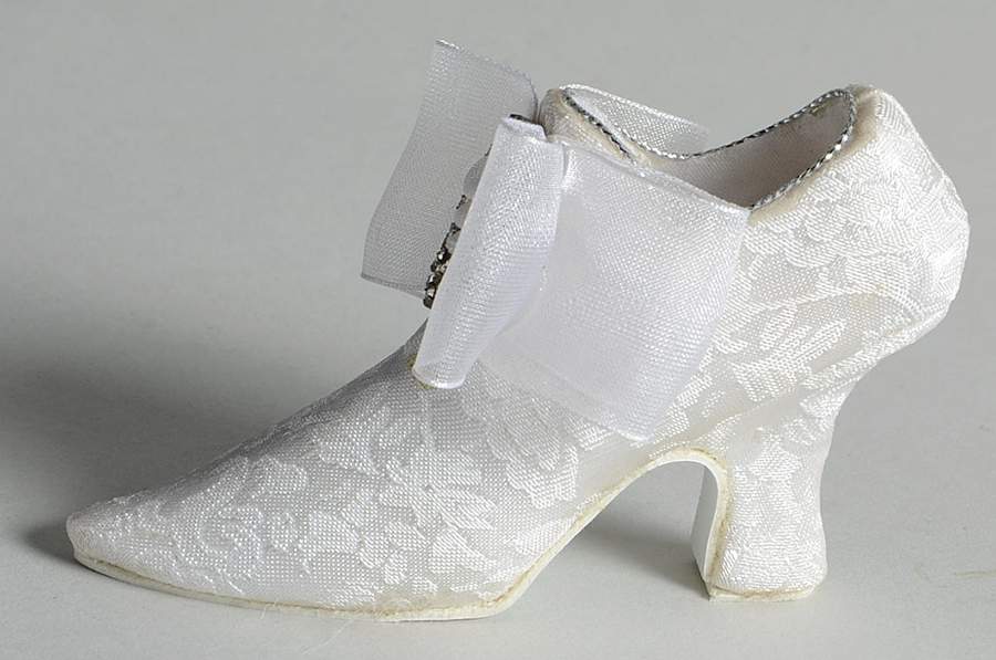 Nostalgia If the Shoe Fits Putting On The Ritz - Boxed by Popular Imports-1