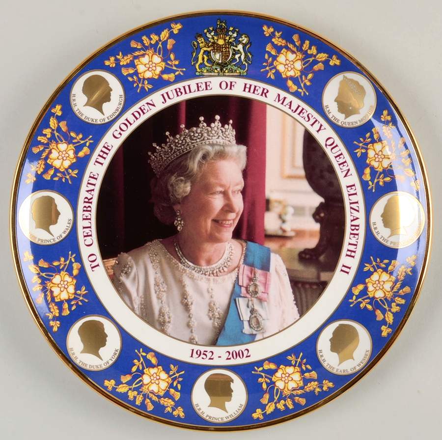 Prinknash Royalty Giftware Elizabeth Ii Golden Jubilee Plate - With Box by Prinknash-1