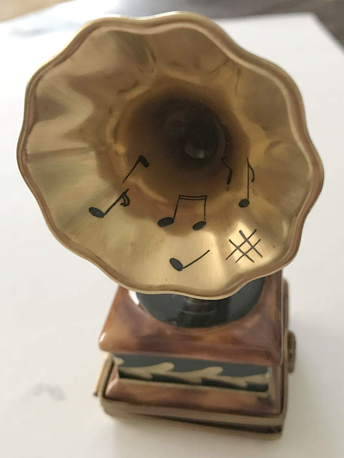 Limoges Boxes Phonograph - No Box 42 by Parry Vieille-1