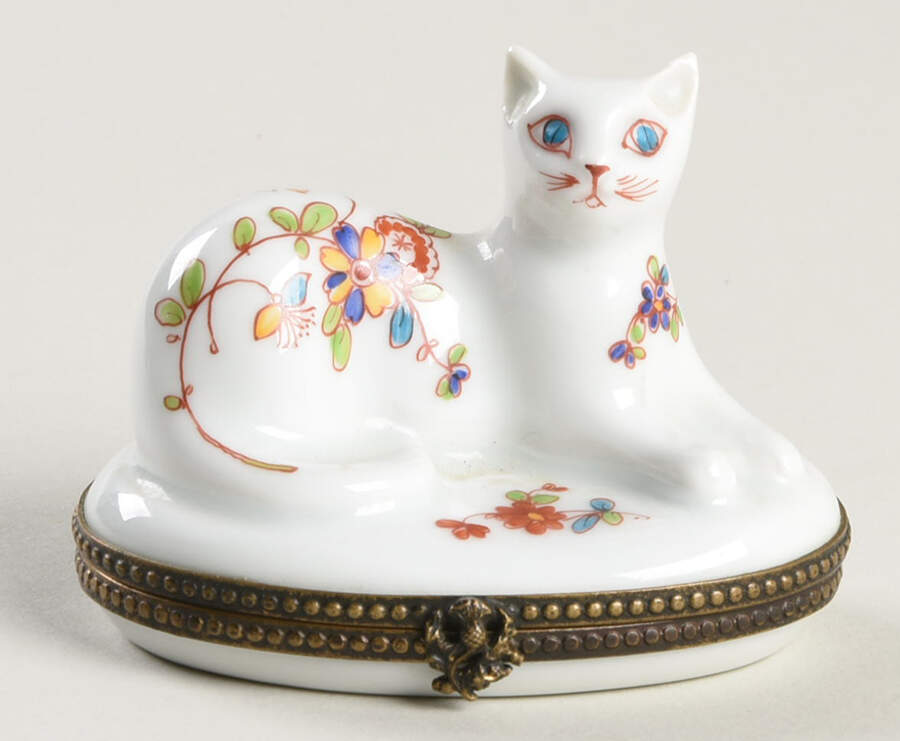 Limoges Boxes White Cat With Flowers - No Box by Parry Vieille-1