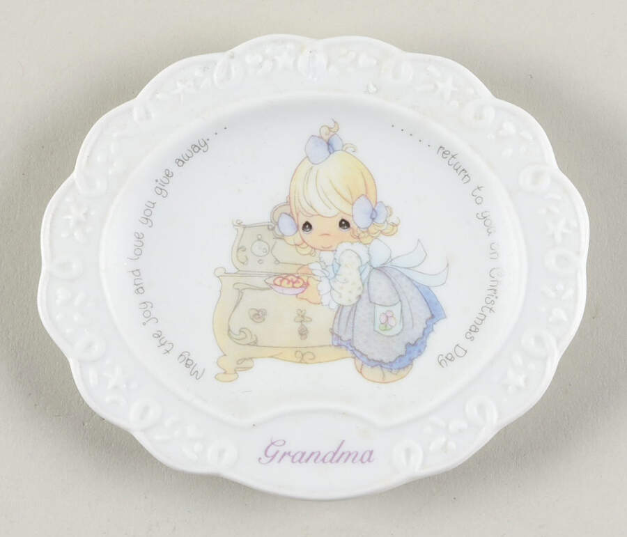 Precious Moments Giftware Grandma- May The Joy And Love You Give - Boxed by Precious Moments-1