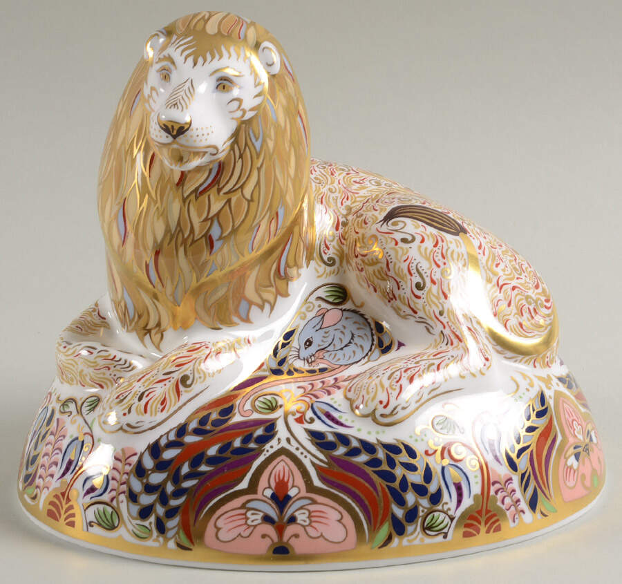 Imari Paperweight Collection Heraldic Lion - Boxed by Royal Crown Derby-1