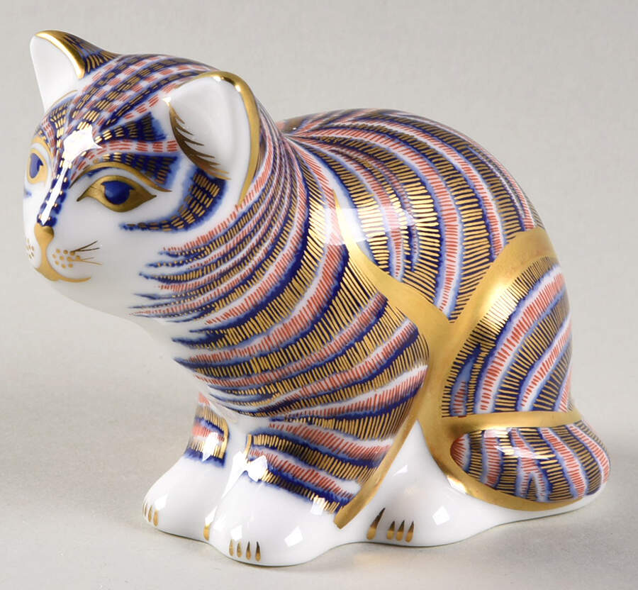 Imari Paperweight Collection Kitten (Sitting) - Boxed by Royal Crown Derby-1