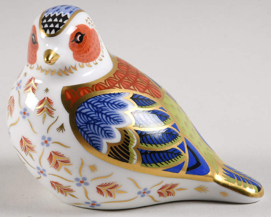 Imari Paperweight Collection Chelford Chaffinch-Green Center Back - With Box by Royal Crown Derby-1