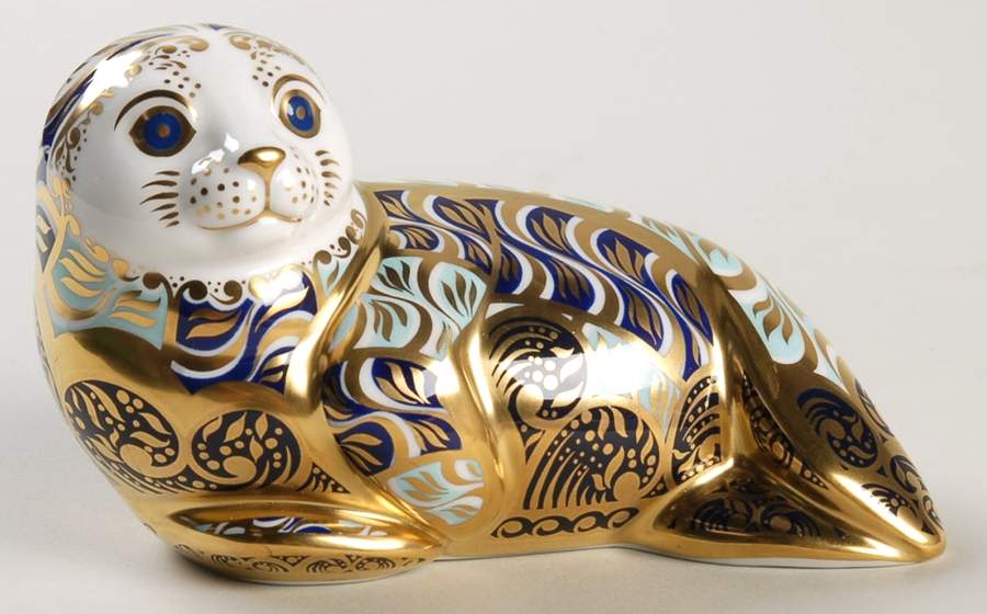 Imari Paperweight Collection Harbour Seal - Boxed by Royal Crown Derby-1