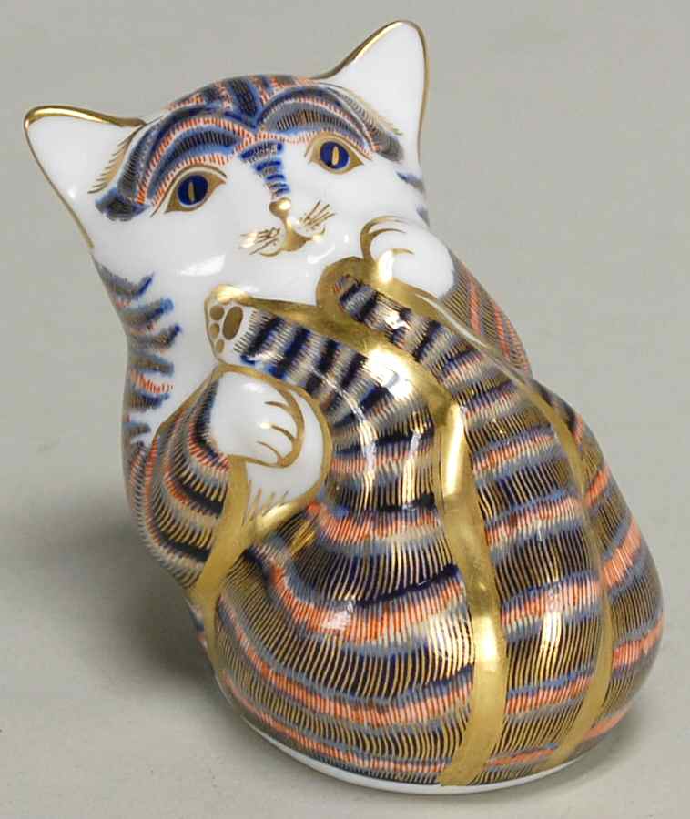Imari Paperweight Collection Playful Kitten - Boxed by Royal Crown Derby-1