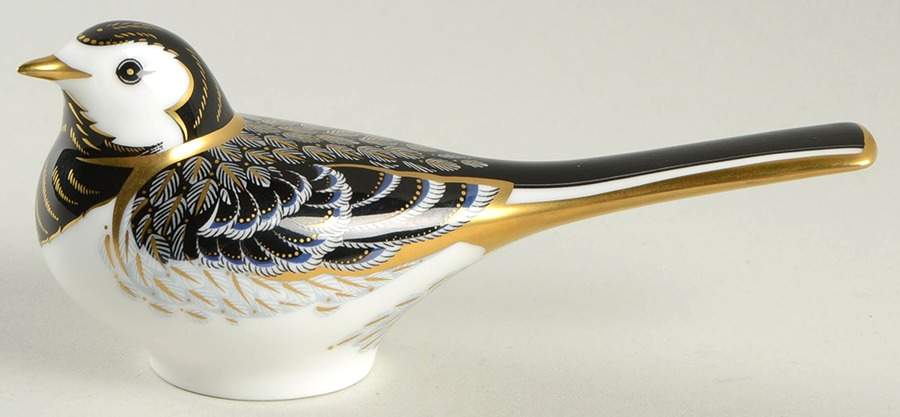 Imari Paperweight Collection Pied Wagtail - With Box by Royal Crown Derby-1