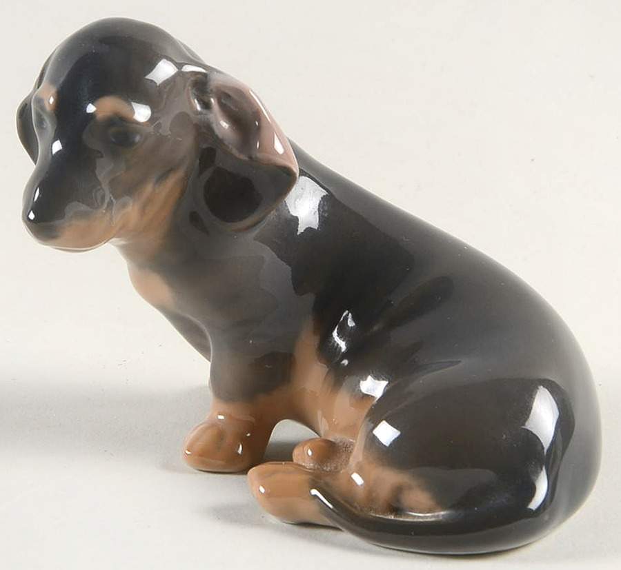Dogs Dachshund Sitting-Dark - No Box by Royal Copenhagen-1
